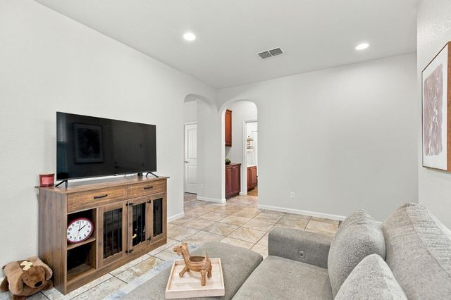 3192 Ardley Dr, Roseville, CA 95747