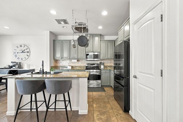 3192 Ardley Dr, Roseville, CA 95747
