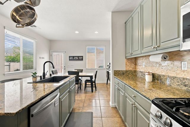 3192 Ardley Dr, Roseville, CA 95747