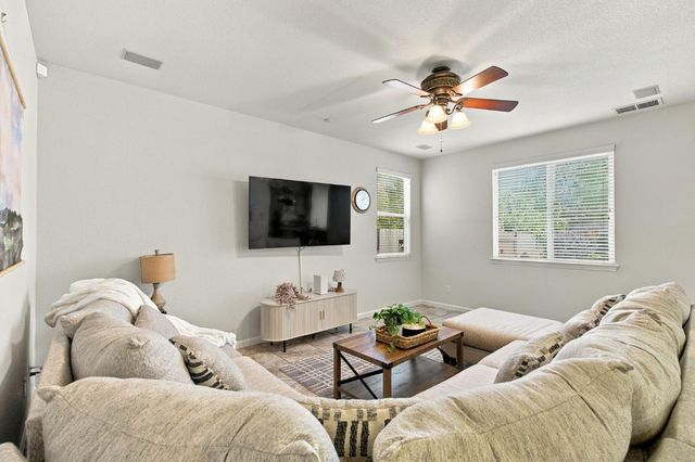 3192 Ardley Dr, Roseville, CA 95747