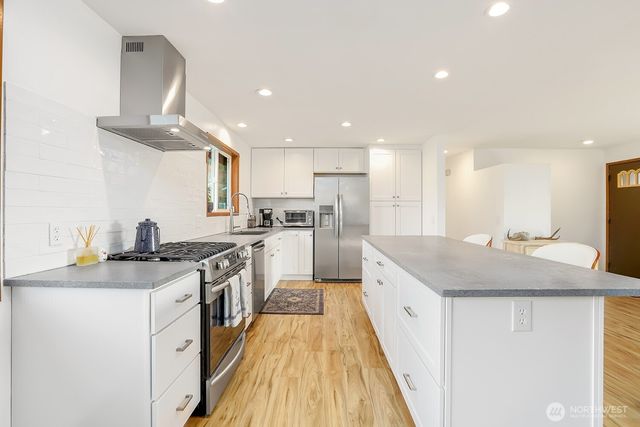 5704 Rosario Way, Anacortes, WA 98221