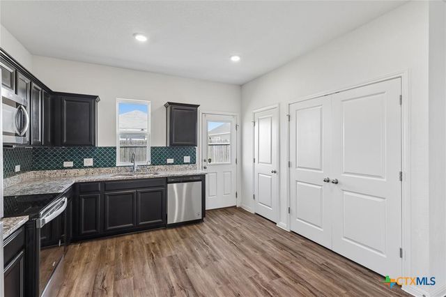 124 NE Peony Lane, Jarrell, TX 76537