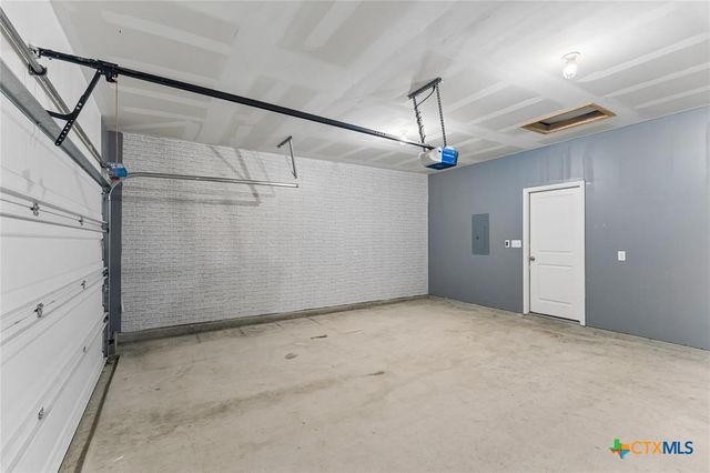 124 NE Peony Lane, Jarrell, TX 76537