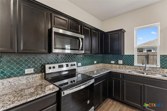124 NE Peony Lane, Jarrell, TX 76537