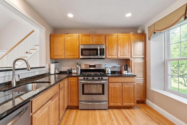 2 Adams Circle, Devens, MA 01434