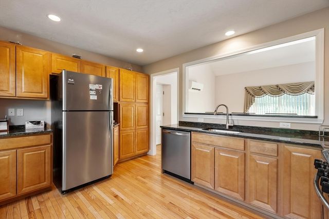 2 Adams Circle, Devens, MA 01434