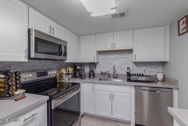 4759 E BELLEVIEW Street, Phoenix, AZ 85008