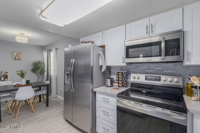 4759 E BELLEVIEW Street, Phoenix, AZ 85008