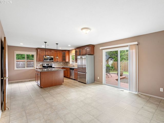 3657 Se 77TH Ave, Portland, OR 97206