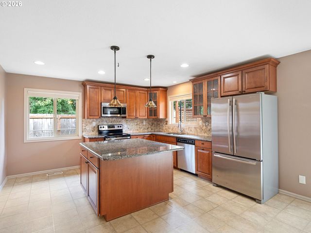 3657 Se 77TH Ave, Portland, OR 97206