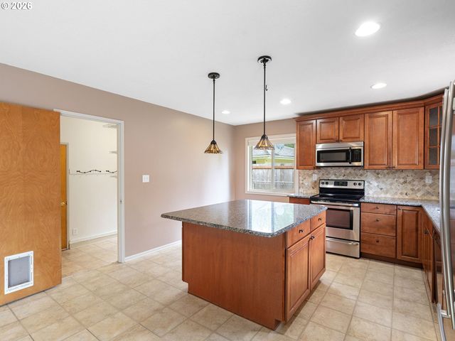 3657 Se 77TH Ave, Portland, OR 97206