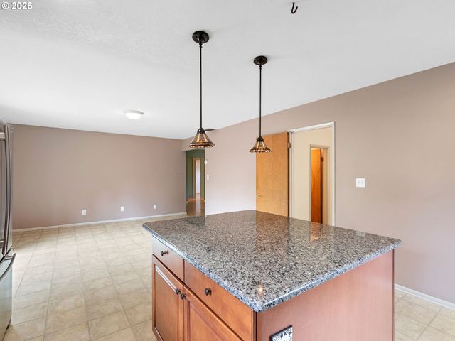 3657 Se 77TH Ave, Portland, OR 97206
