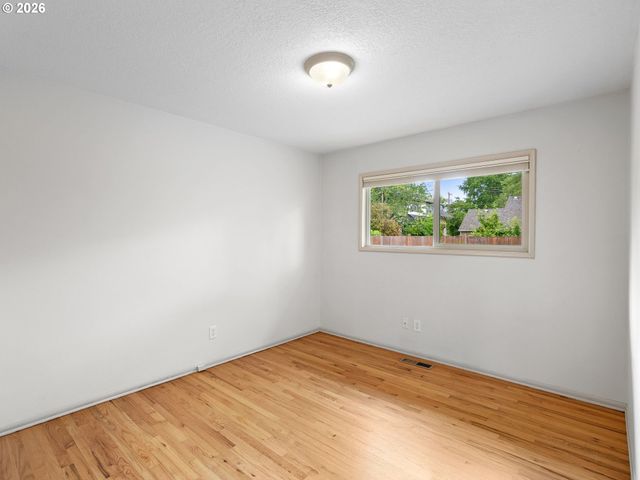 3657 Se 77TH Ave, Portland, OR 97206