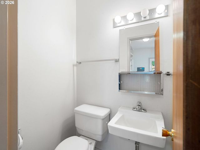 3657 Se 77TH Ave, Portland, OR 97206