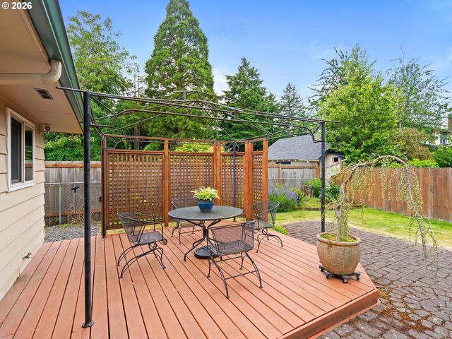 3657 Se 77TH Ave, Portland, OR 97206