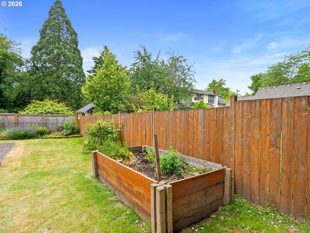 3657 Se 77TH Ave, Portland, OR 97206