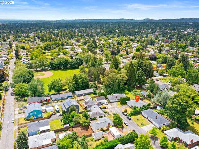 3657 Se 77TH Ave, Portland, OR 97206