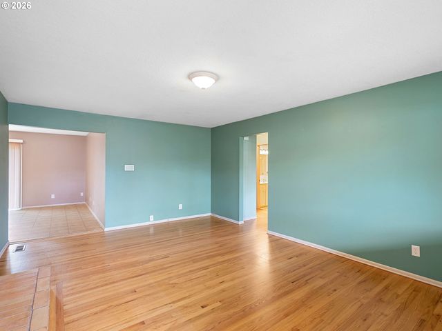 3657 Se 77TH Ave, Portland, OR 97206