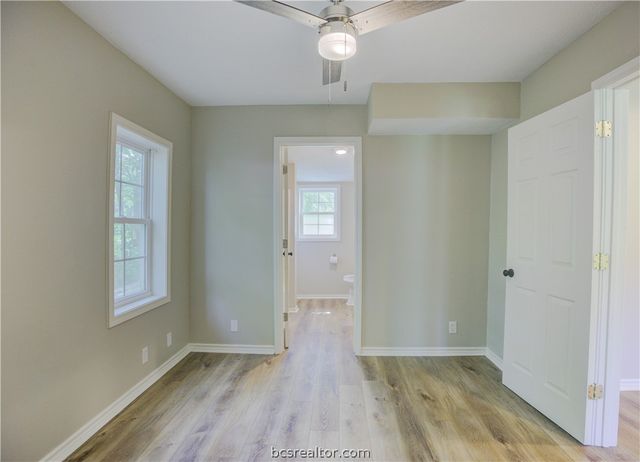 1207 West 6th Street, Caldwell, TX 77836
