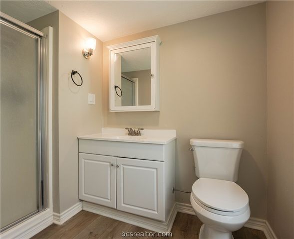 1207 West 6th Street, Caldwell, TX 77836