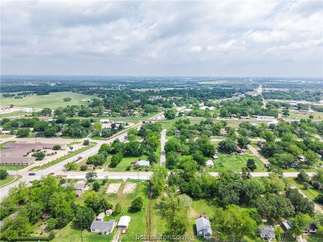 1207 West 6th Street, Caldwell, TX 77836