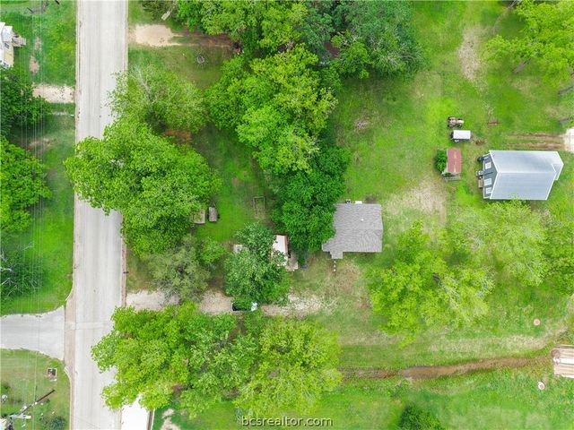 1207 West 6th Street, Caldwell, TX 77836
