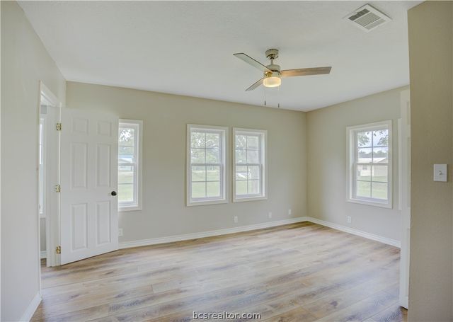 1207 West 6th Street, Caldwell, TX 77836