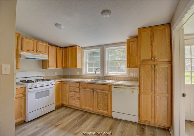 1207 West 6th Street, Caldwell, TX 77836