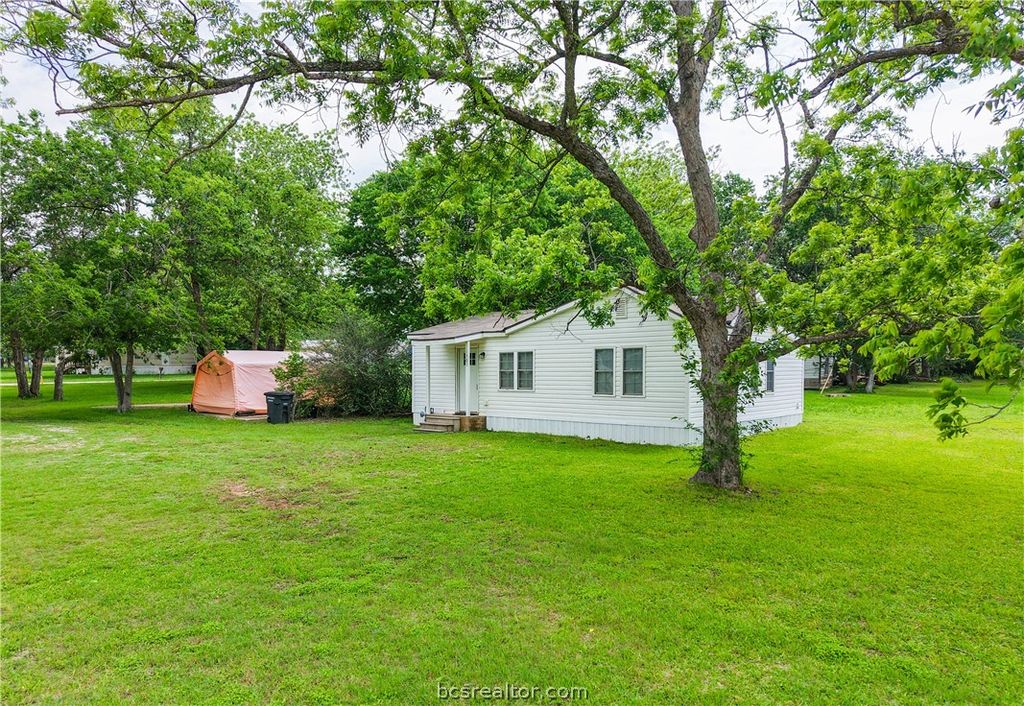 1207 West 6th Street, Caldwell, TX 77836 — photo 4
