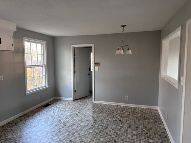 1480 Nichols Dr, Clarksville, TN 37042