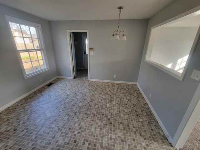 1480 Nichols Dr, Clarksville, TN 37042