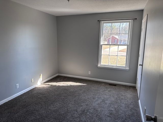 1480 Nichols Dr, Clarksville, TN 37042