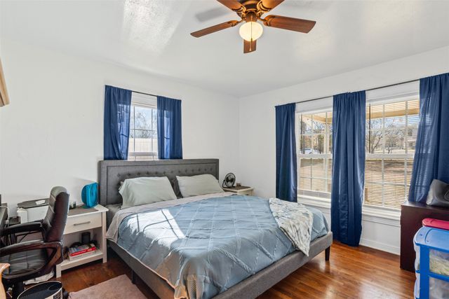 7525 Retta Mansfield, Mansfield, TX 76063