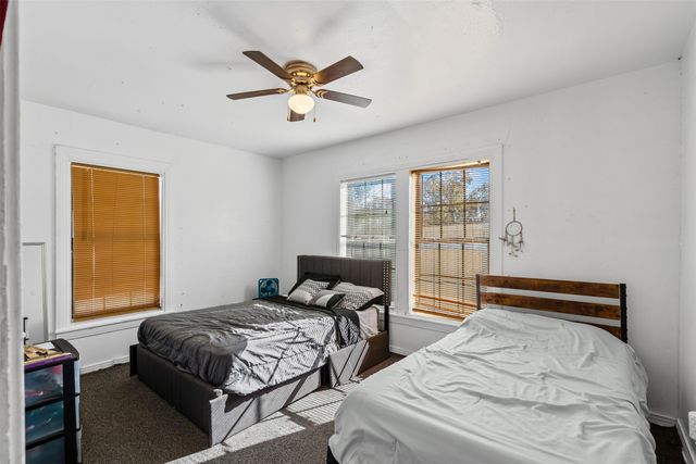 7525 Retta Mansfield, Mansfield, TX 76063