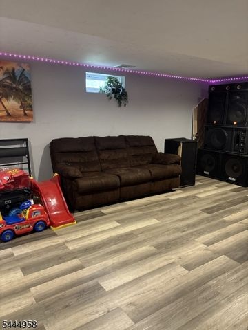 1 Lake Shore Dr, Roxbury Twp., NJ 07857