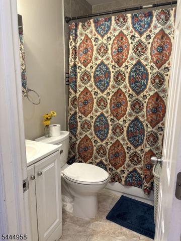 1 Lake Shore Dr, Roxbury Twp., NJ 07857