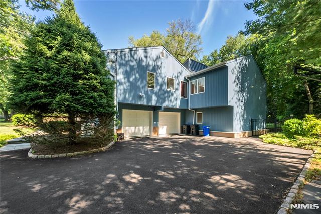 300 Lake Shore Drive, Haworth, NJ 07641