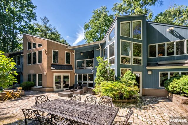 300 Lake Shore Drive, Haworth, NJ 07641
