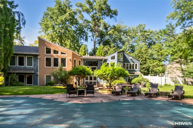 300 Lake Shore Drive, Haworth, NJ 07641