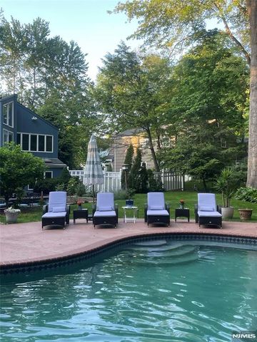 300 Lake Shore Drive, Haworth, NJ 07641