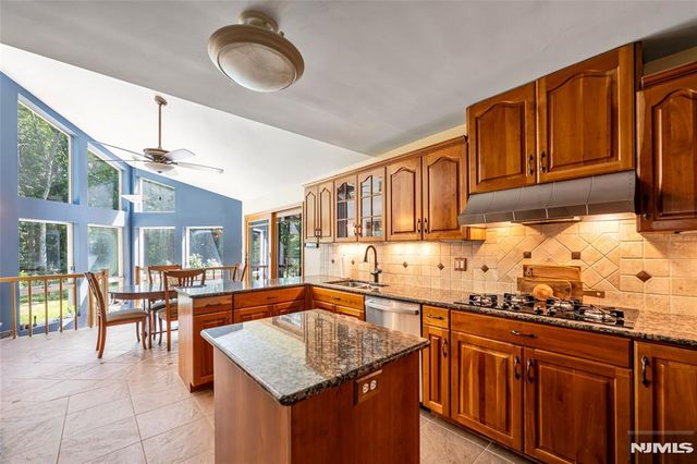 300 Lake Shore Drive, Haworth, NJ 07641