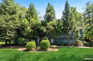 300 Lake Shore Drive, Haworth, NJ 07641