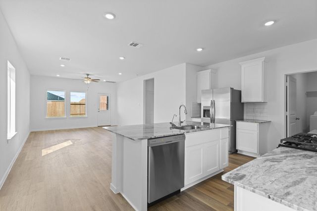 1012 Paddlefish Lane, Alvin, TX 77511