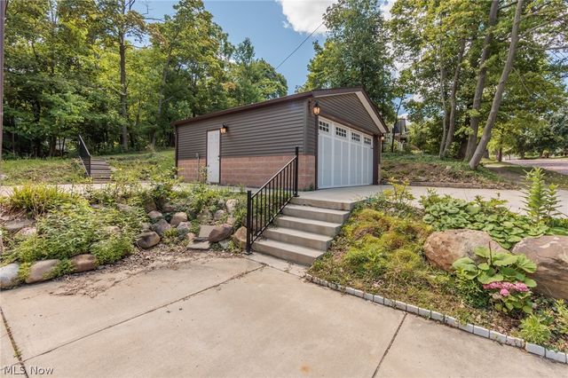 3516 Meadowbrook Boulevard, Cleveland Heights, OH 44118