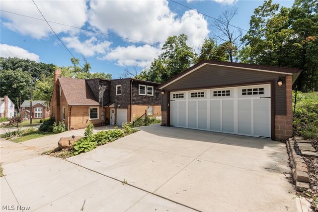 3516 Meadowbrook Boulevard, Cleveland Heights, OH 44118