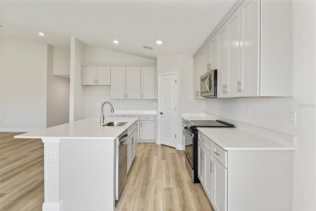 6121 SW 97TH STREET, Ocala, FL 34476