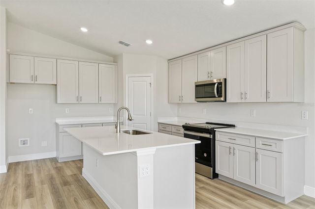 6121 SW 97TH STREET, Ocala, FL 34476