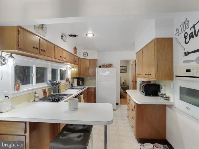 325 VALLEY VIEW AVE, Keyser, WV 26726