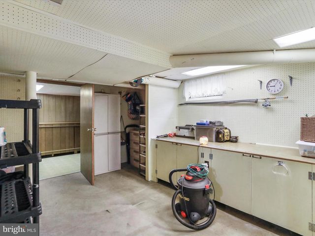 325 VALLEY VIEW AVE, Keyser, WV 26726