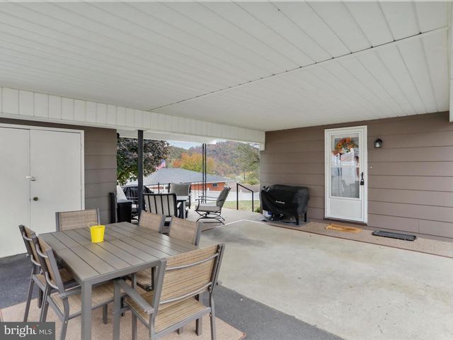 325 VALLEY VIEW AVE, Keyser, WV 26726